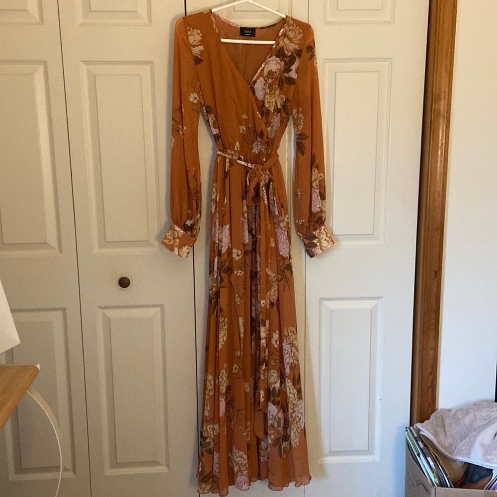 Long sleeve flowy dress from Vici